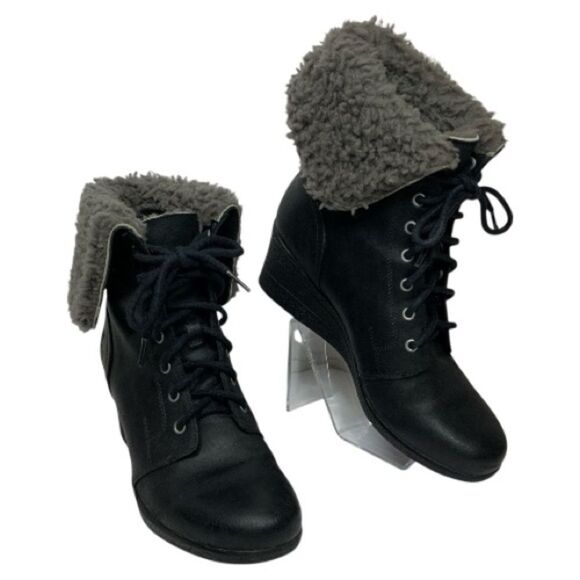 UGG Zea Waterproof Wedge Ankle Boots Size 9 - Picture 1 of 8